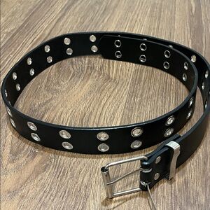 Black punk rock grommet belt 42.5” long
Women’s/men’s no size grunge